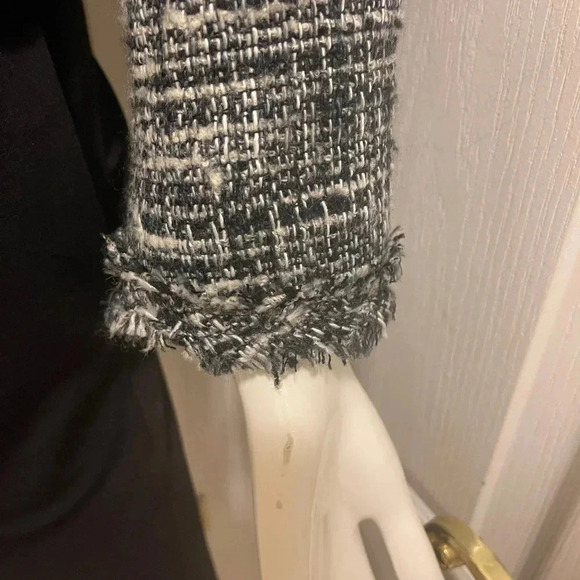 J Crew Womens Black
Textured Embellished Fringe
Beaded Long Sleeve Jacket - Picture 9 of 13